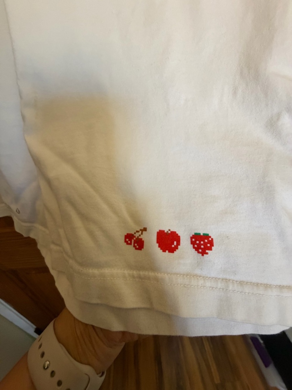 Unisex’s Uniqlo The Game classic pixels White Graphic Tee - Picture 2 of 8